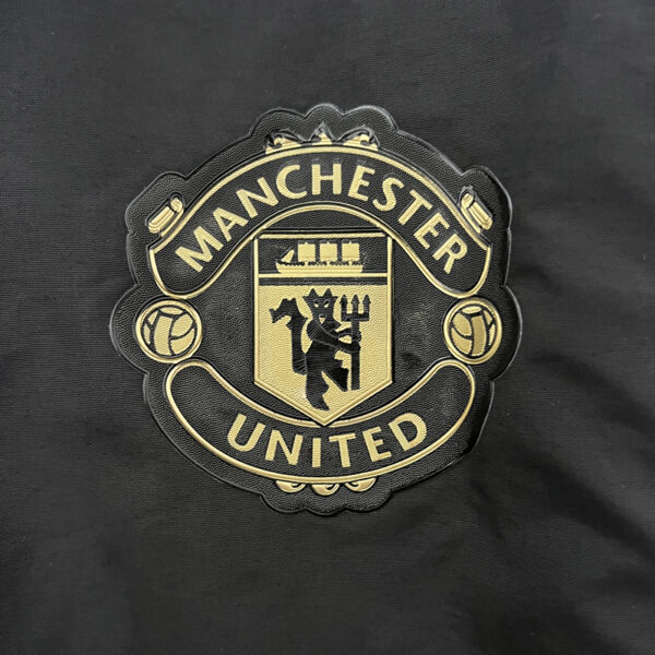 24/25 Manchester United Double-sided Windbreaker (Black and Green)