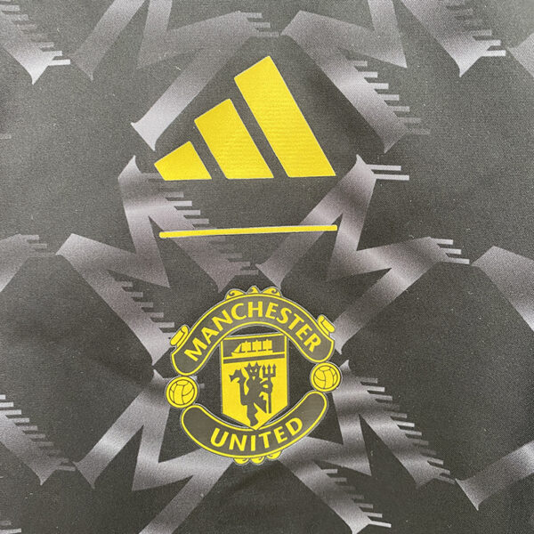 24/25 Manchester United Double-sided Windbreaker (Red and Black)