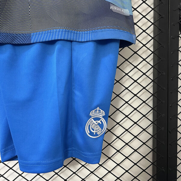 25/26 Real Madrid training uniform kids
