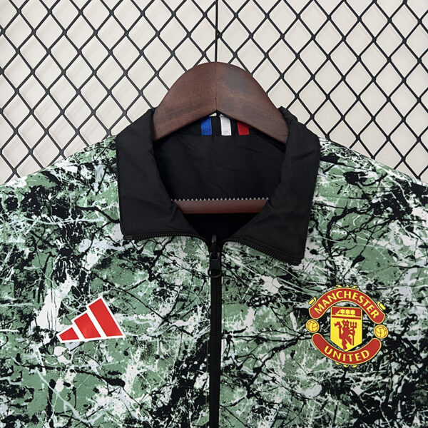 24/25 Manchester United Double-sided Windbreaker (Black and Green)