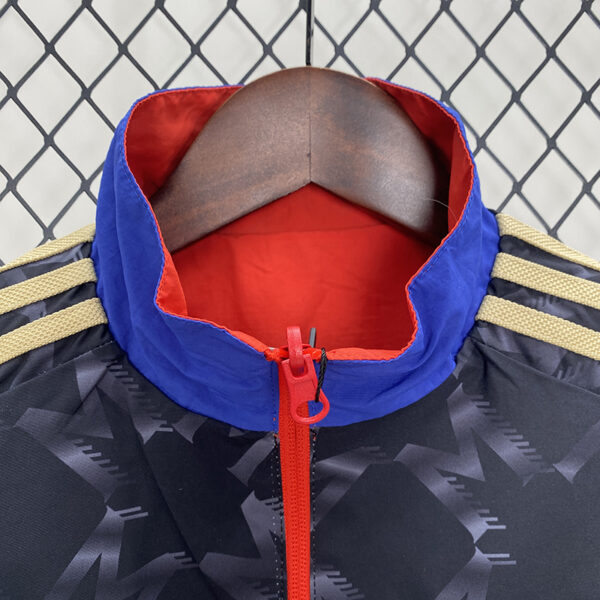 24/25 Manchester United Double-sided Windbreaker (Red and Black)